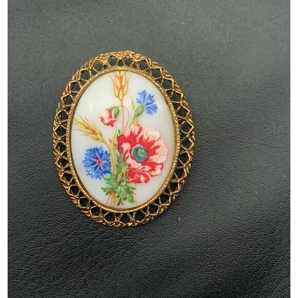 Vintage Large White Glass w Blue & Red Flowers Oval in Faux Bamboo Goldtone Fram - Picture 2 of 4